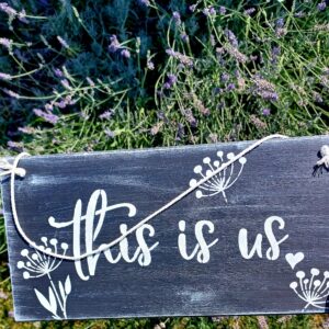 Targa in legno  con scritta "This is Us"